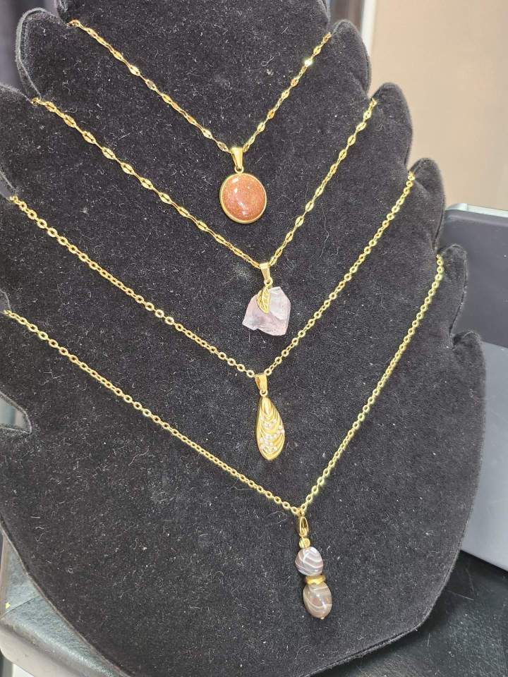  Colliers avec pendentifs Eure